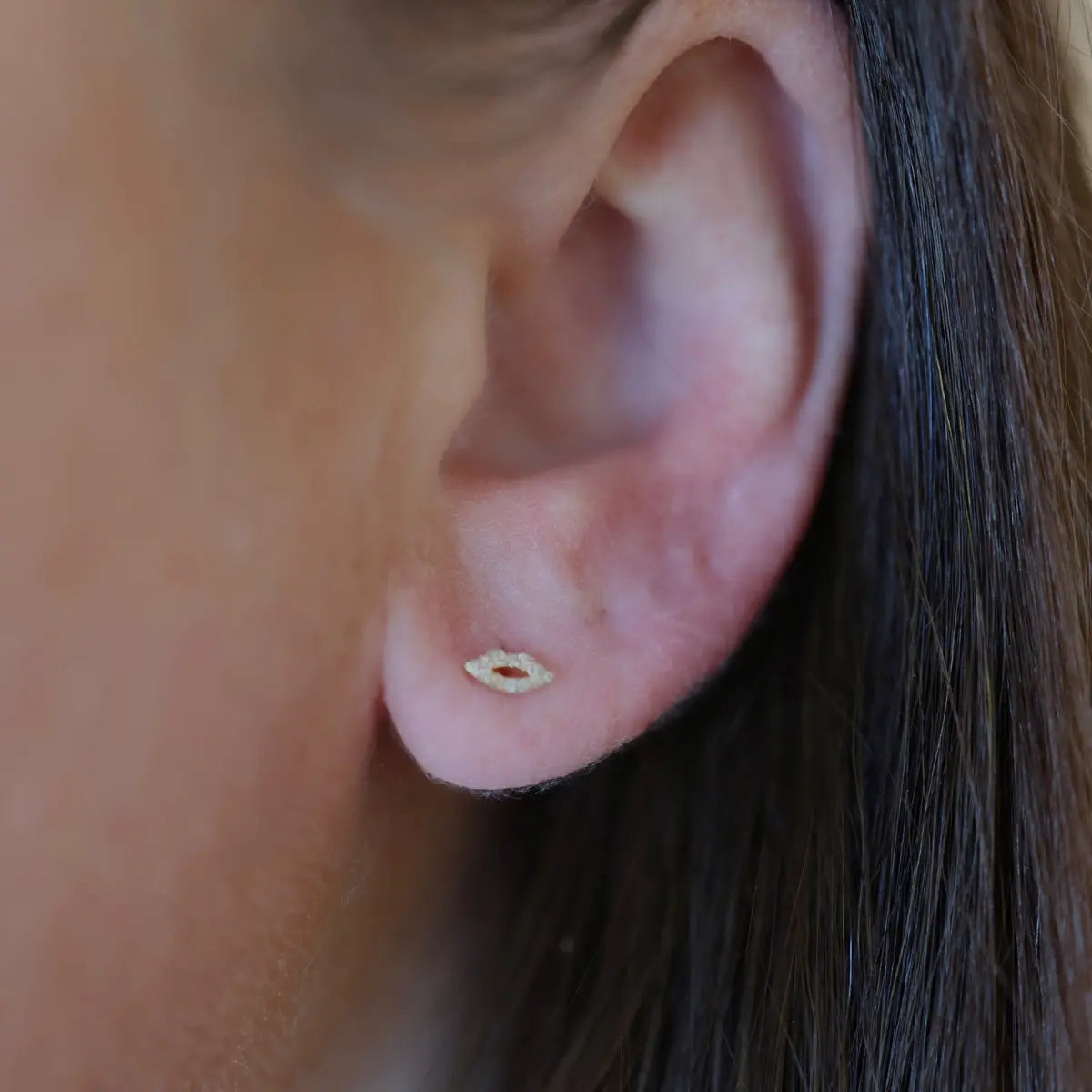 Le Kiss Pavé Diamond Studs-Earrings-Mama Bijoux