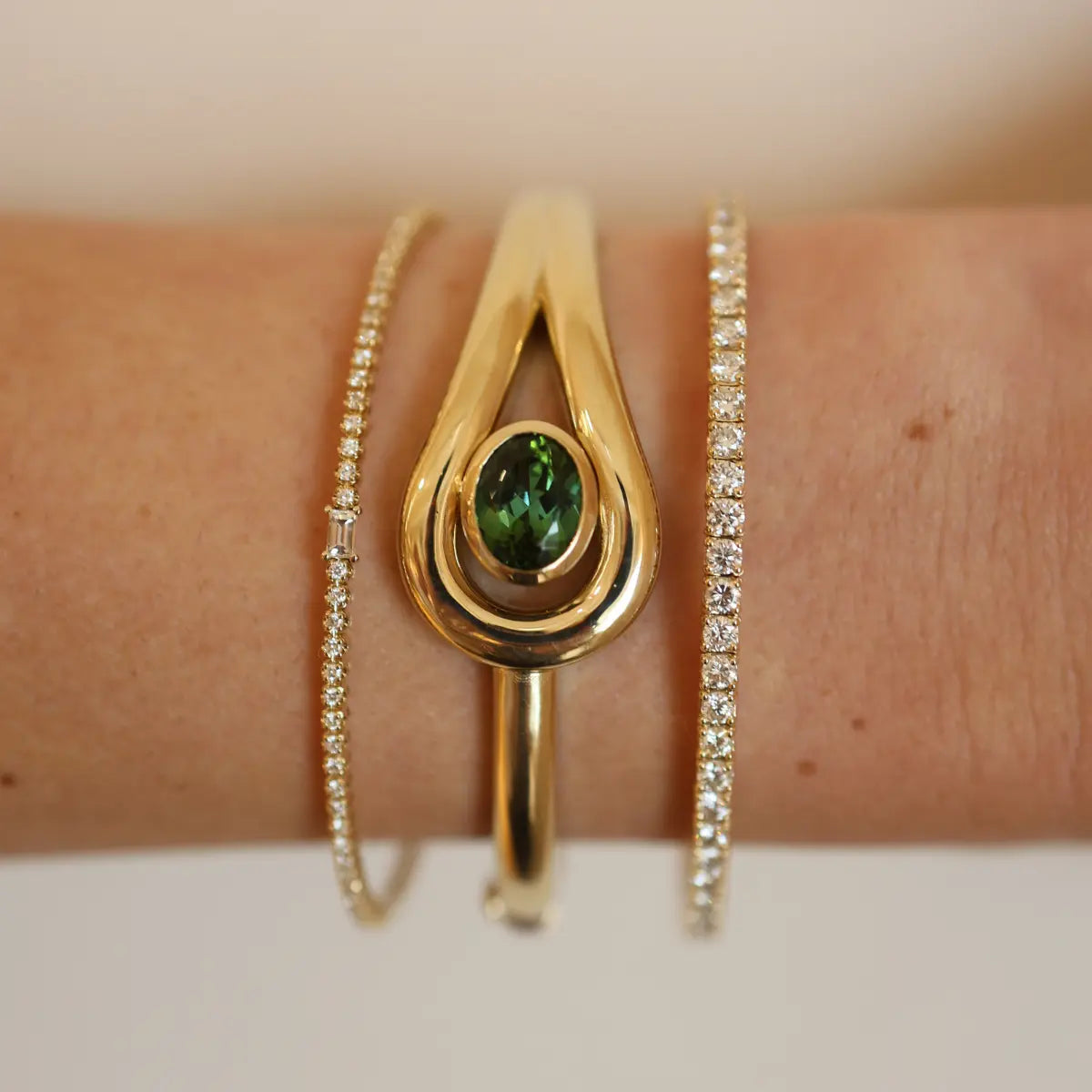 3.279ct Natural Green Tourmaline Lasso Bangle Mama Bijoux Fine Jewelry 14k yellow gold