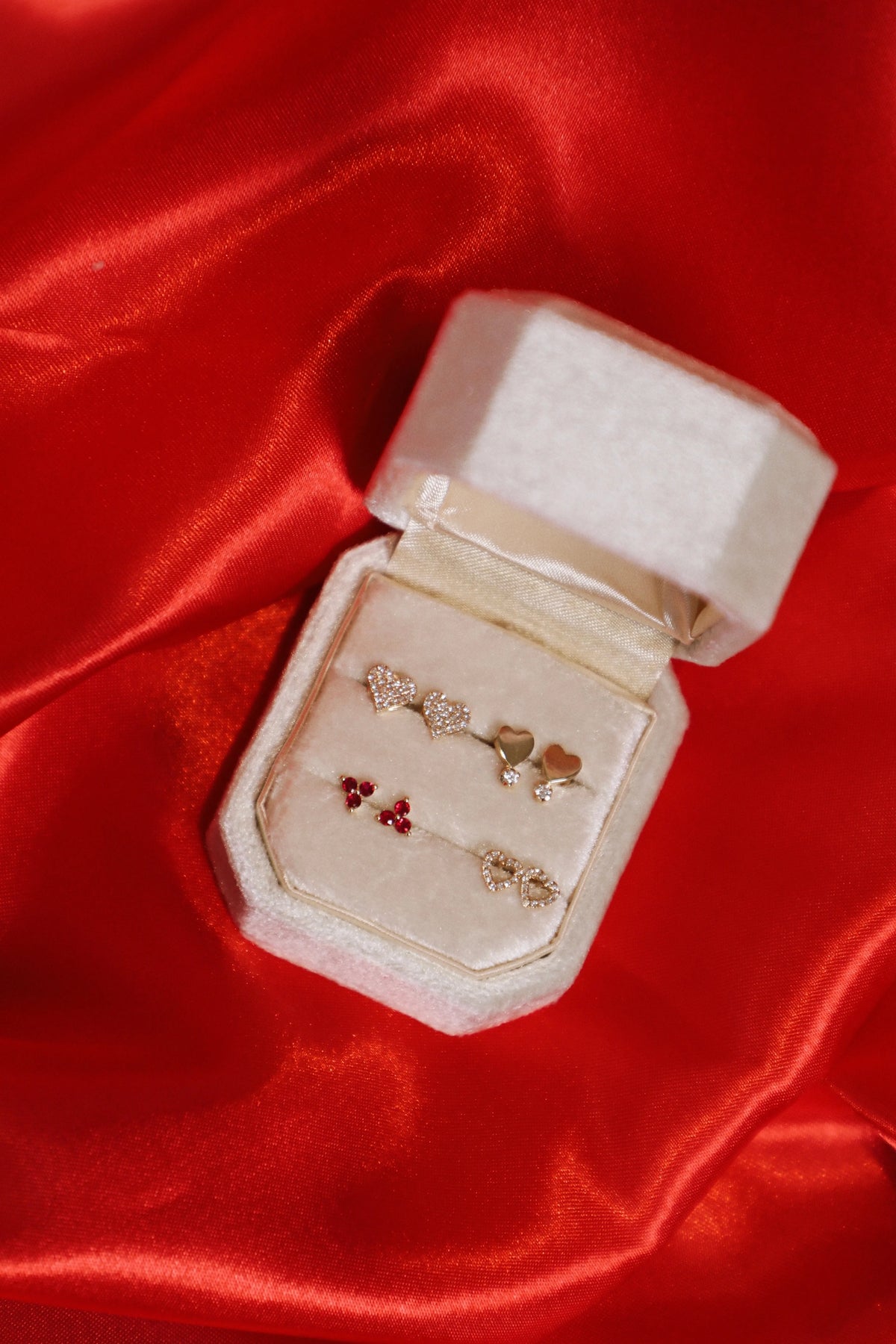 Mini Bijoux Heart Studs — Earrings — Mama Bijoux fine jewelry