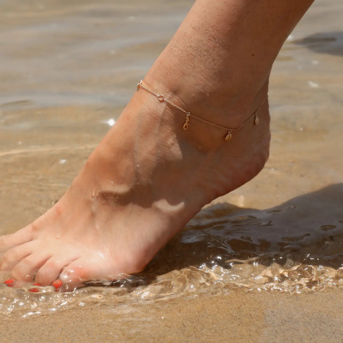 Mama Bijoux Fine Jewelry 14k yellow gold natural white diamonds