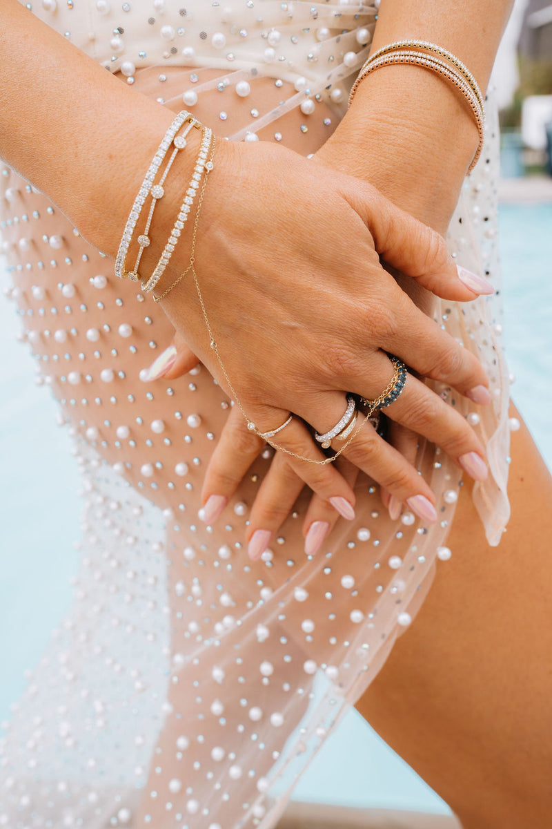 Fashion Heart Pendant Chain Bracelet -Link Connected Gold Metal Wide Finger Ring  Bracelets -Women Link Hand Harness Jewelry