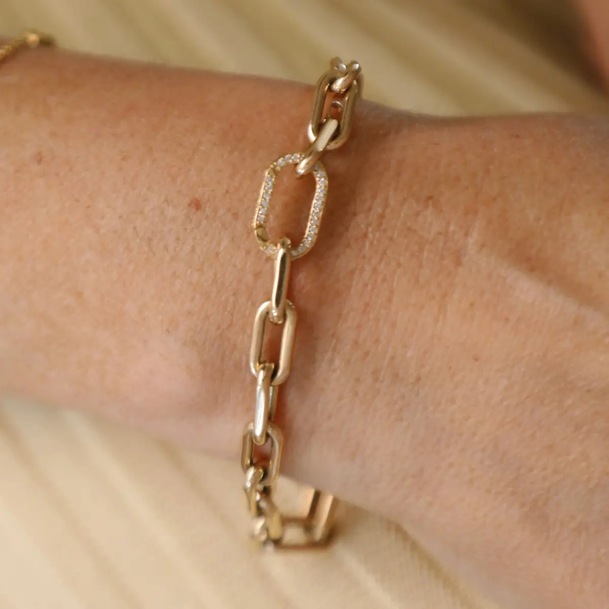 Pavé Oval Paperclip Enhancer Mama Bijoux Fine Jewelry 14k yellow gold natural diamonds